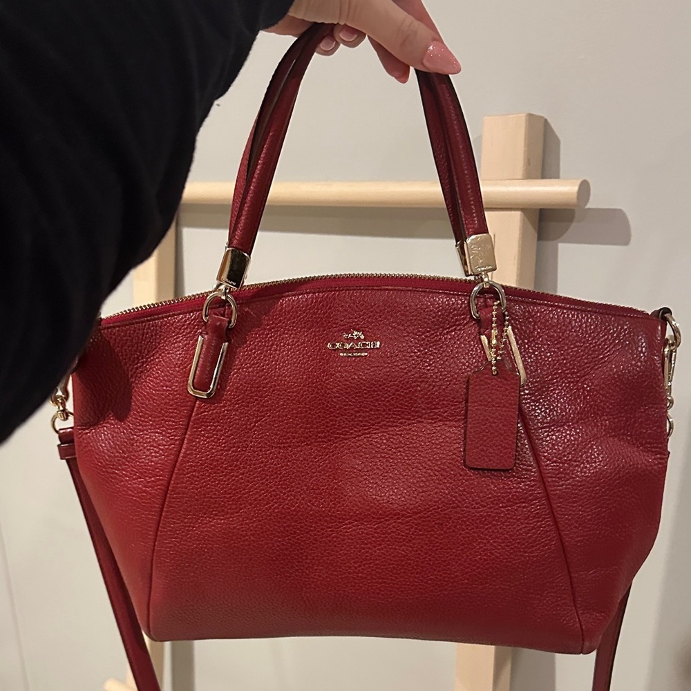 SALE Coach Elegant Red Leather Shoulder Bag - Picture 7 of 8